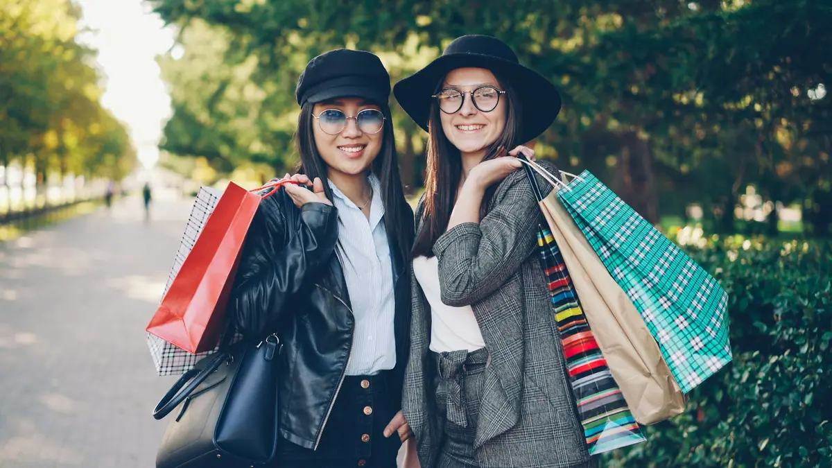 friends-shopping